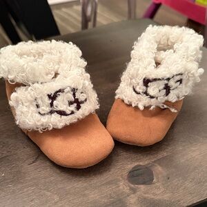 UGG Baby Booties 4/5